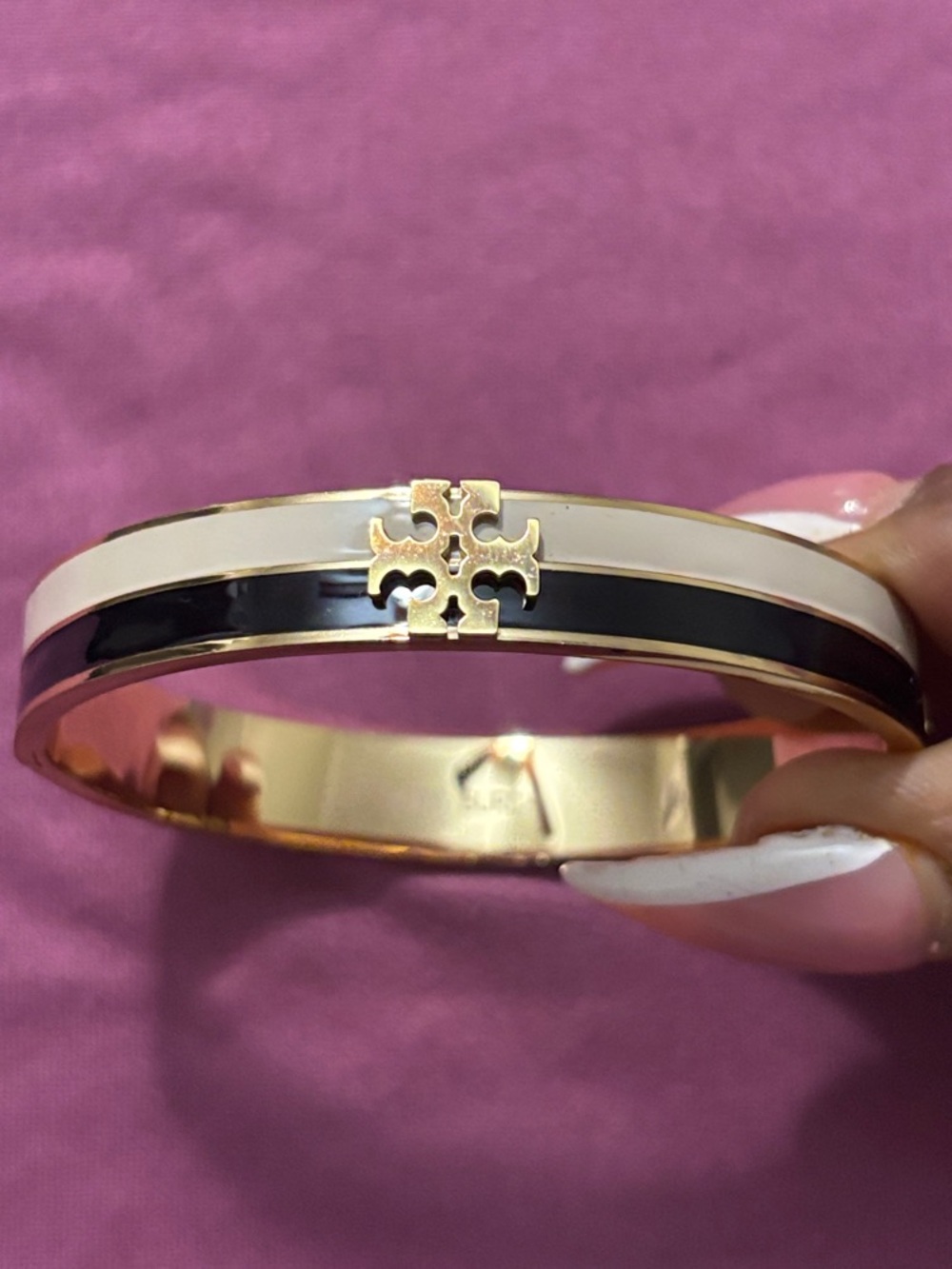 Tory Burch Two-Tone Enamel Bangle in Cream & Black